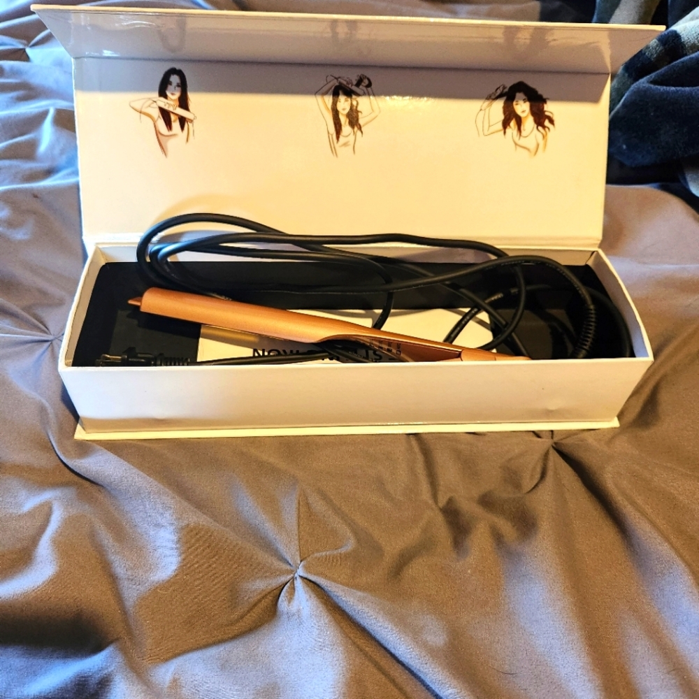2 in 1 ceramic straightening iron.